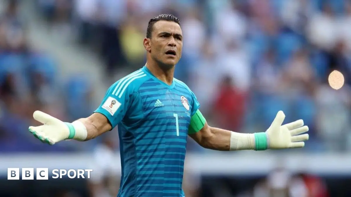 Who are the oldest players to feature at a World Cup?