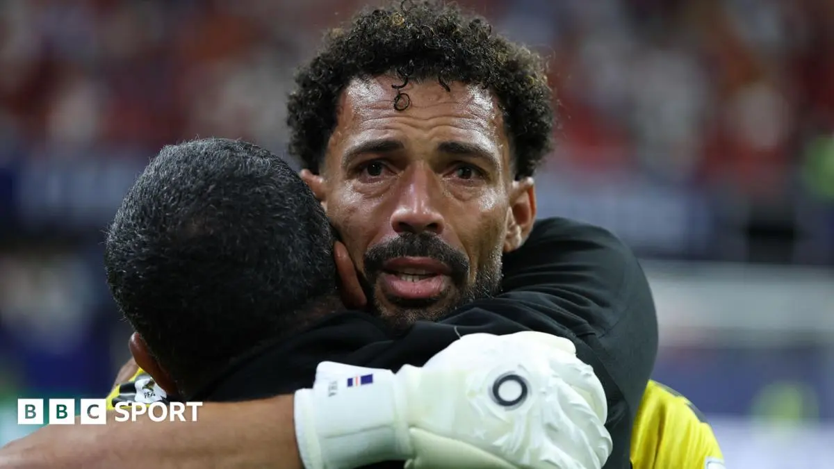 Cape Verde goalkeeper set to be reunited with his mum